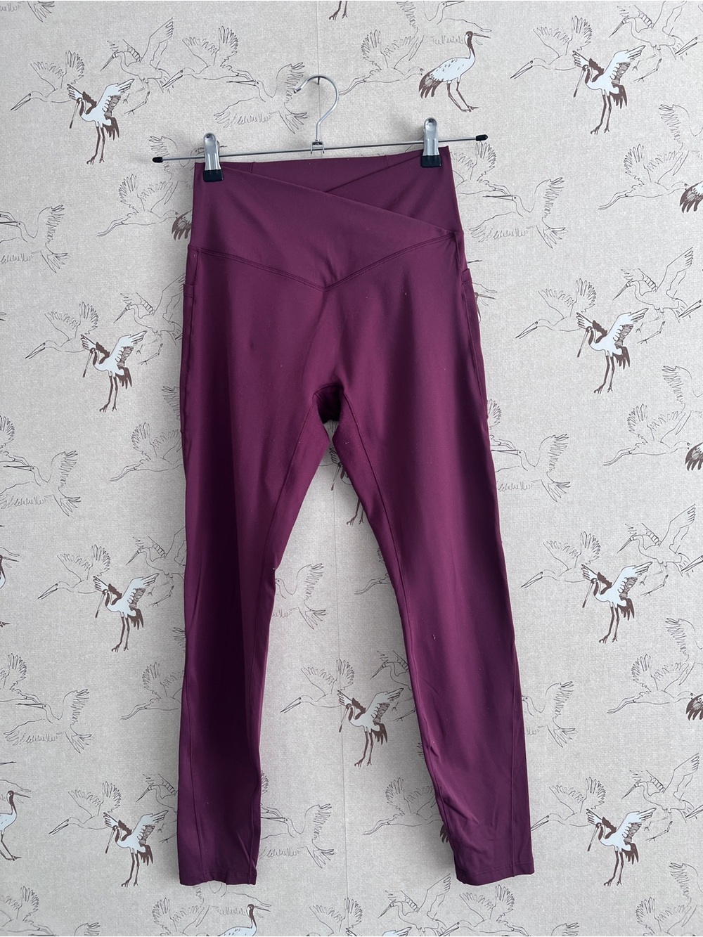 Halara maroon seamless cross over leggings w/ side pockets